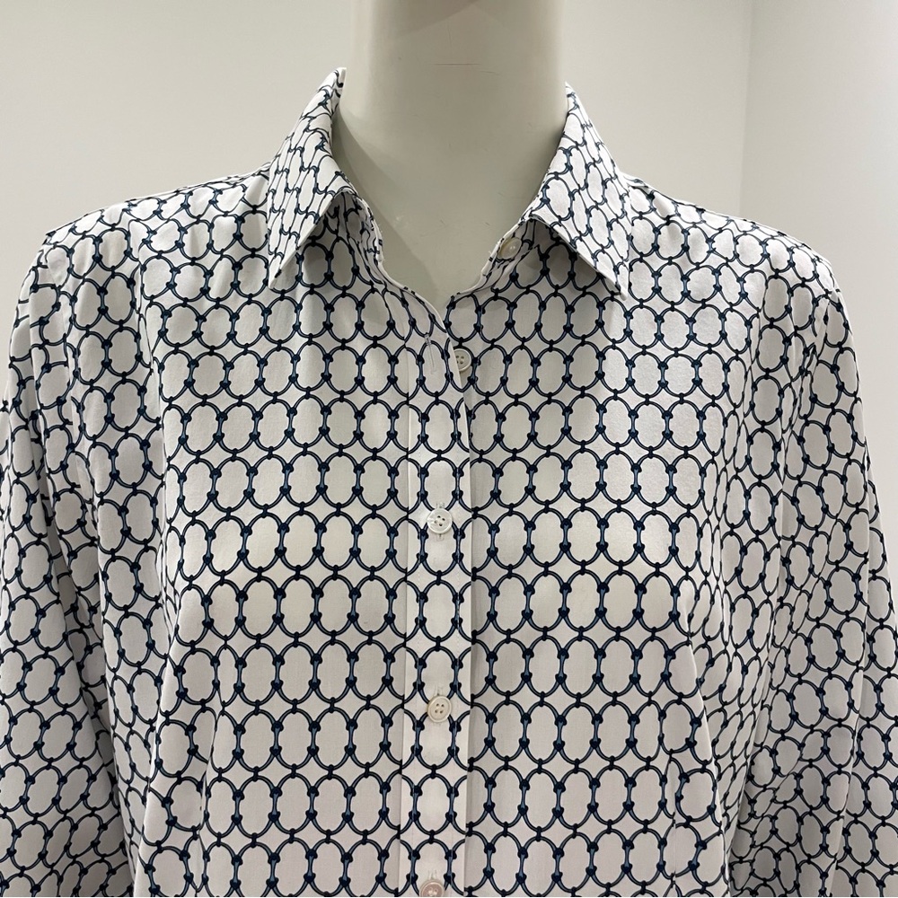 TALBOTS Wrinkle-Resistant Button Down Shirt Size 12 White & Blue Chain Print - Picture 6 of 16